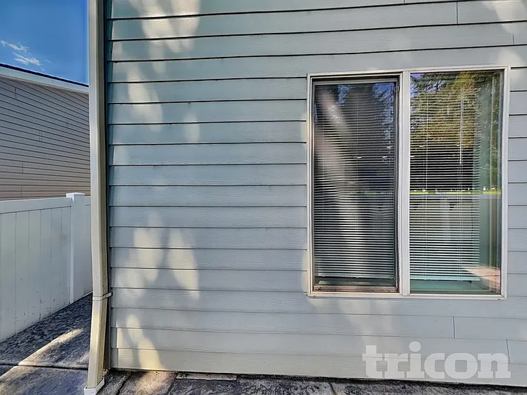 7615 NE 60th Way — Photo 15