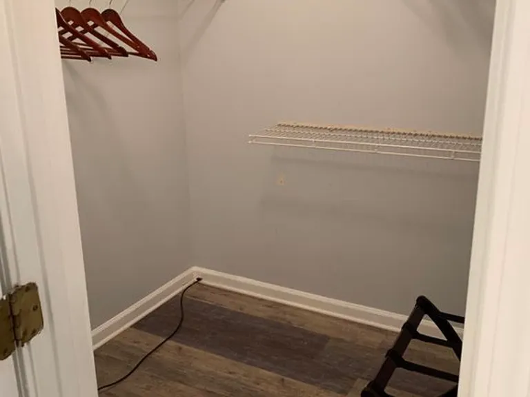 980 Oak St SW — Photo 5