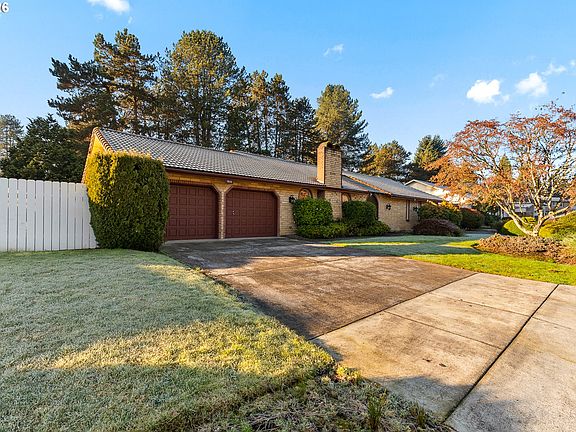 3rd image of 7610 NE Meadows Dr