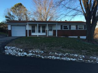 3017 E Rainbow Dr, High Ridge, MO 63049