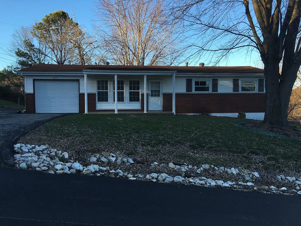 3017 E Rainbow Dr photo 1