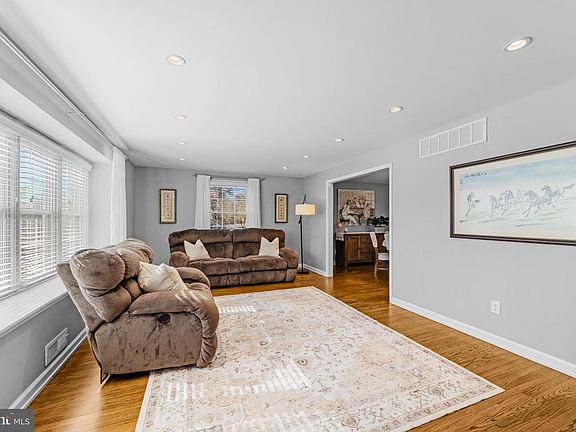 4th image of 60 Pine Valley Rd