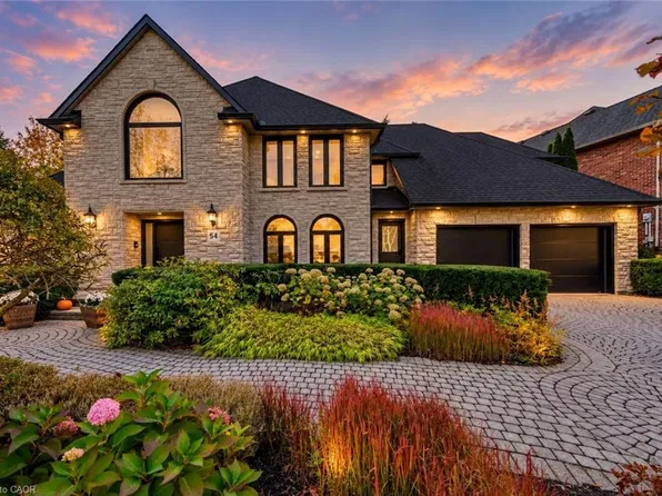 54 Deerview Ave, Hamilton, ON L9G 4R8