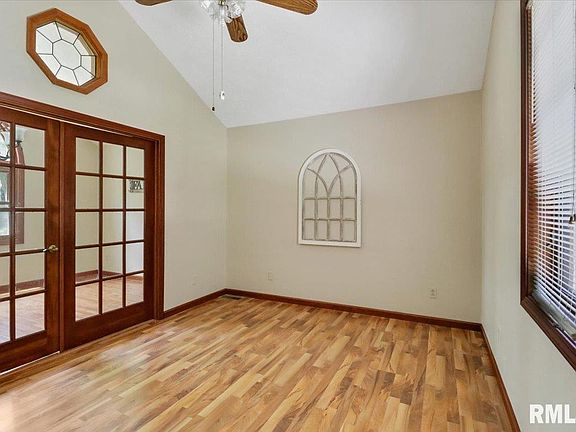 4th image of 30600 Blue Bird Ln
