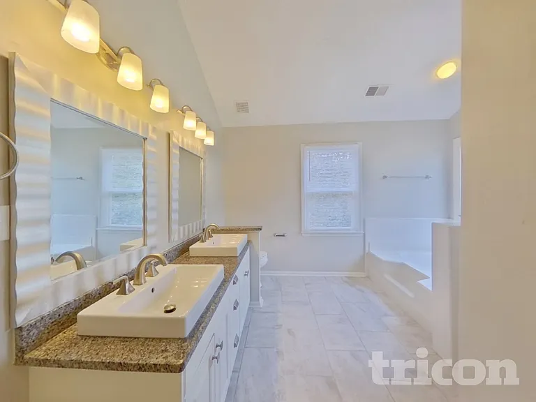 713 Trailing Rock Dr — Photo 10