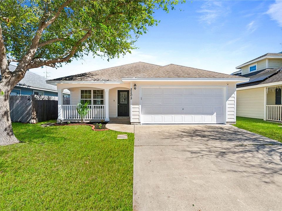 1st image of 2205 Oak Crest St