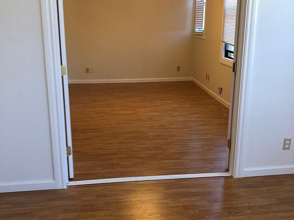 3rd image of 1289 Alabama St