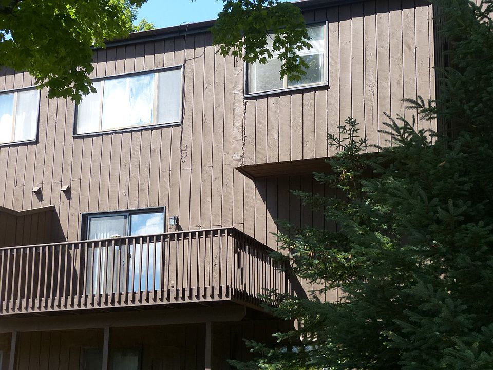 1st image of 46 Redwood Dr