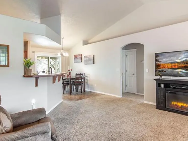 4249 E Lochsa River Dr — Photo 6
