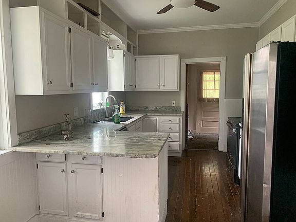 5th image of 319 Elliott Ave