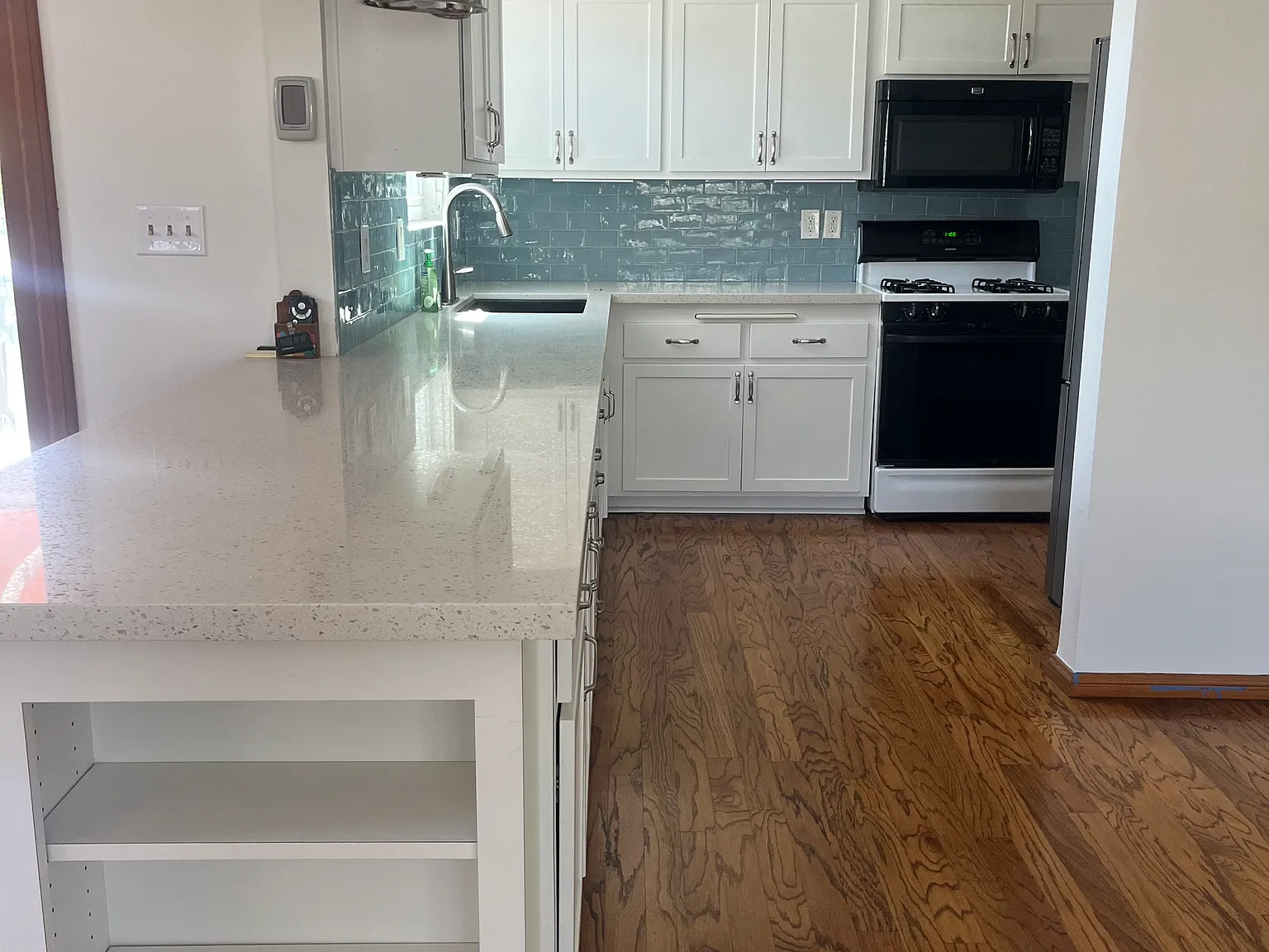 3 bed, 1400 sqft, $4,400 — Photo 4