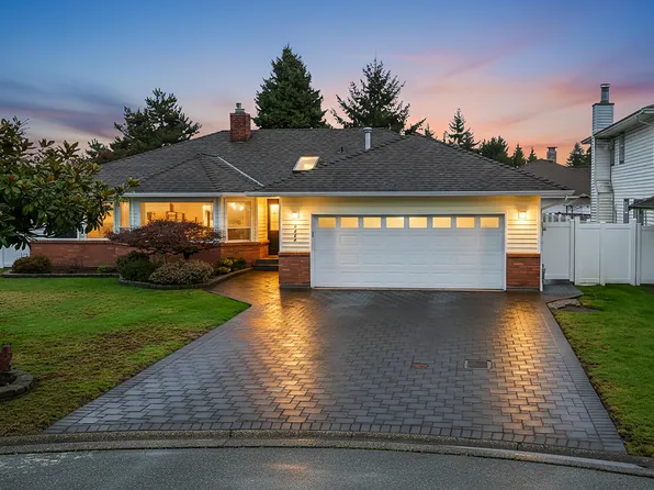 9424 154a St, Surrey, BC V3R 9C8