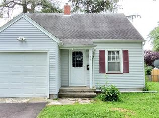 37 Ridgedale Cir, Rochester, NY 14616