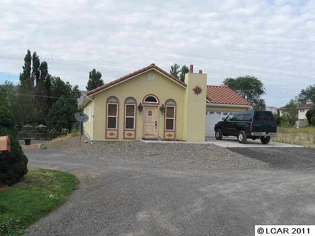 2nd image of 2810 Gaslite Ct
