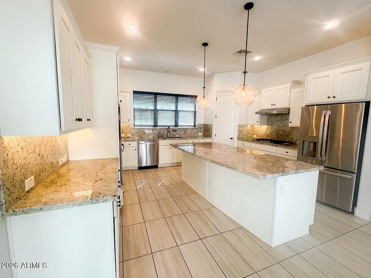 2 bed, 2.0 bath, 1882 sqft, $2,750 — Photo 3