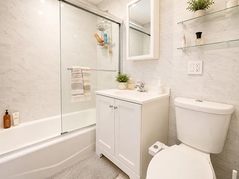 358 Henry St #5F — Photo 4