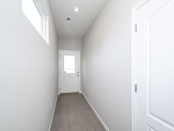 3rd image of 926 Southline Dr