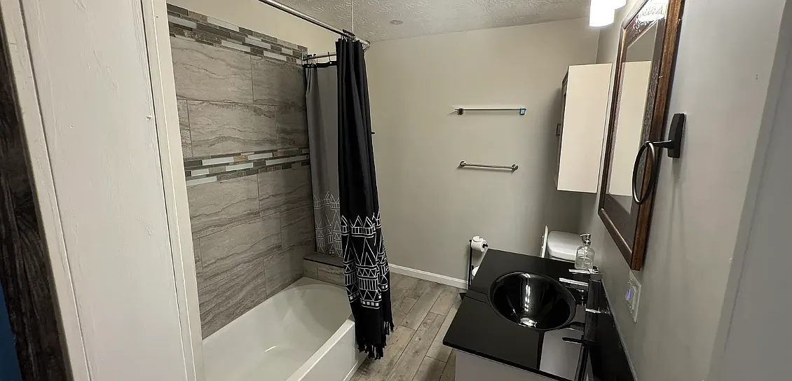 3 bed, 1257 sqft, $995 — Photo 1
