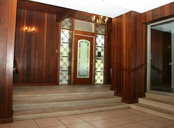 2nd image of 519 Oleander Way S