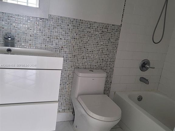 5th image of 2600 Collins Ave APT 411