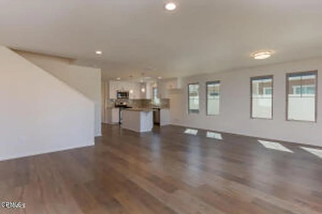 3 bed, 2.5 bath, 1740 sqft, $3,000 — Photo 4