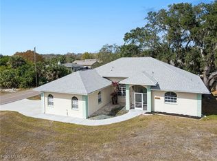 1345 Sheehan Blvd, Pt Charlotte, FL 33952