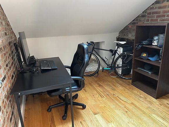 3rd image of 18 Saint Marks Pl APT 16