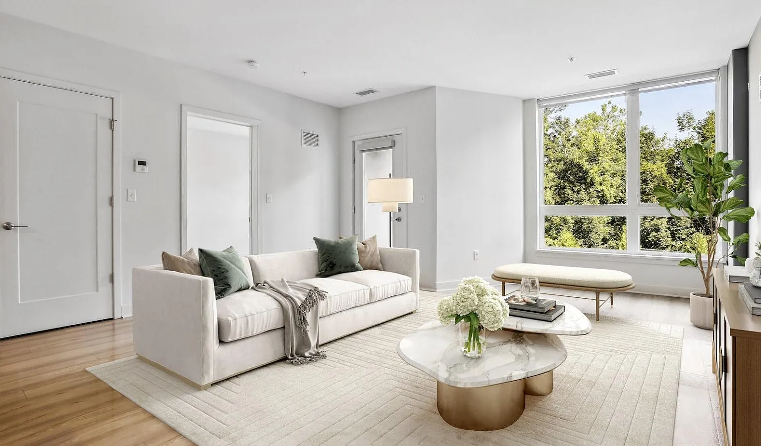 50 Front Luxury Apartments — Photo 1