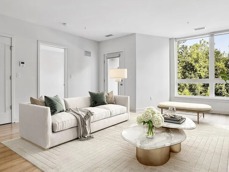 50 Front Luxury Apartments — Photo 1