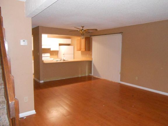 4th image of 801 Timbers Ct