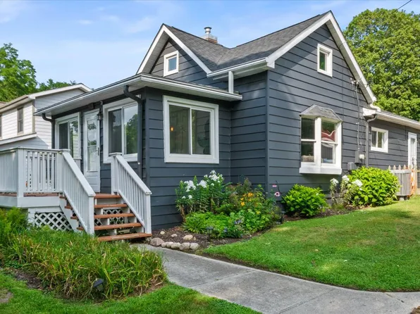 515 Hope St, Brighton, MI 48116