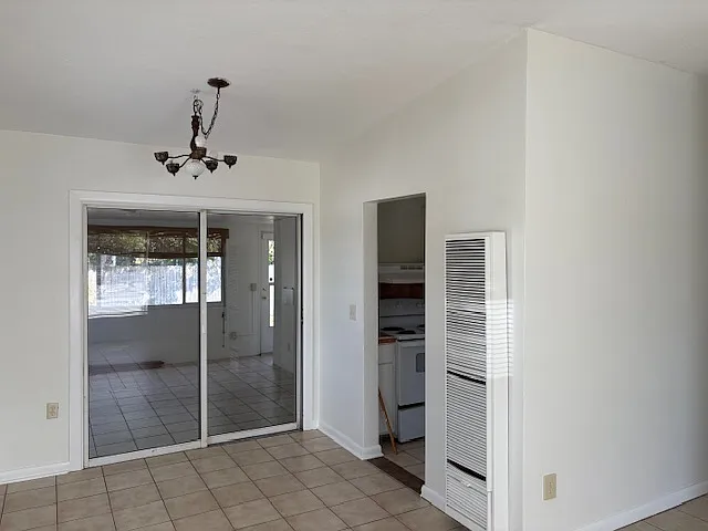 6441 Holiday Dr — Photo 16