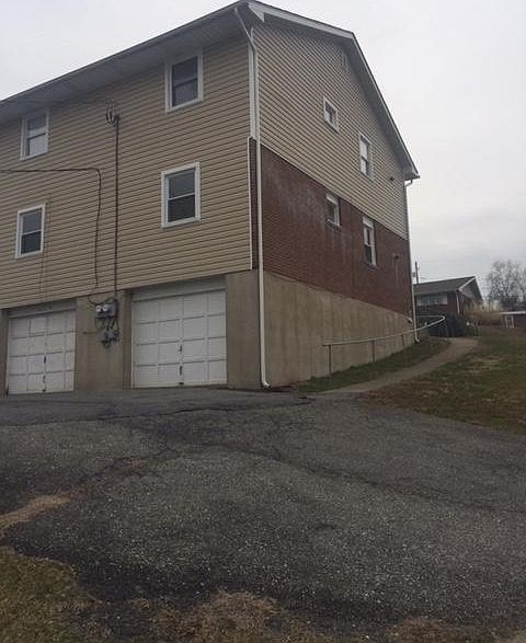 1st image of 307 E 11th St #A