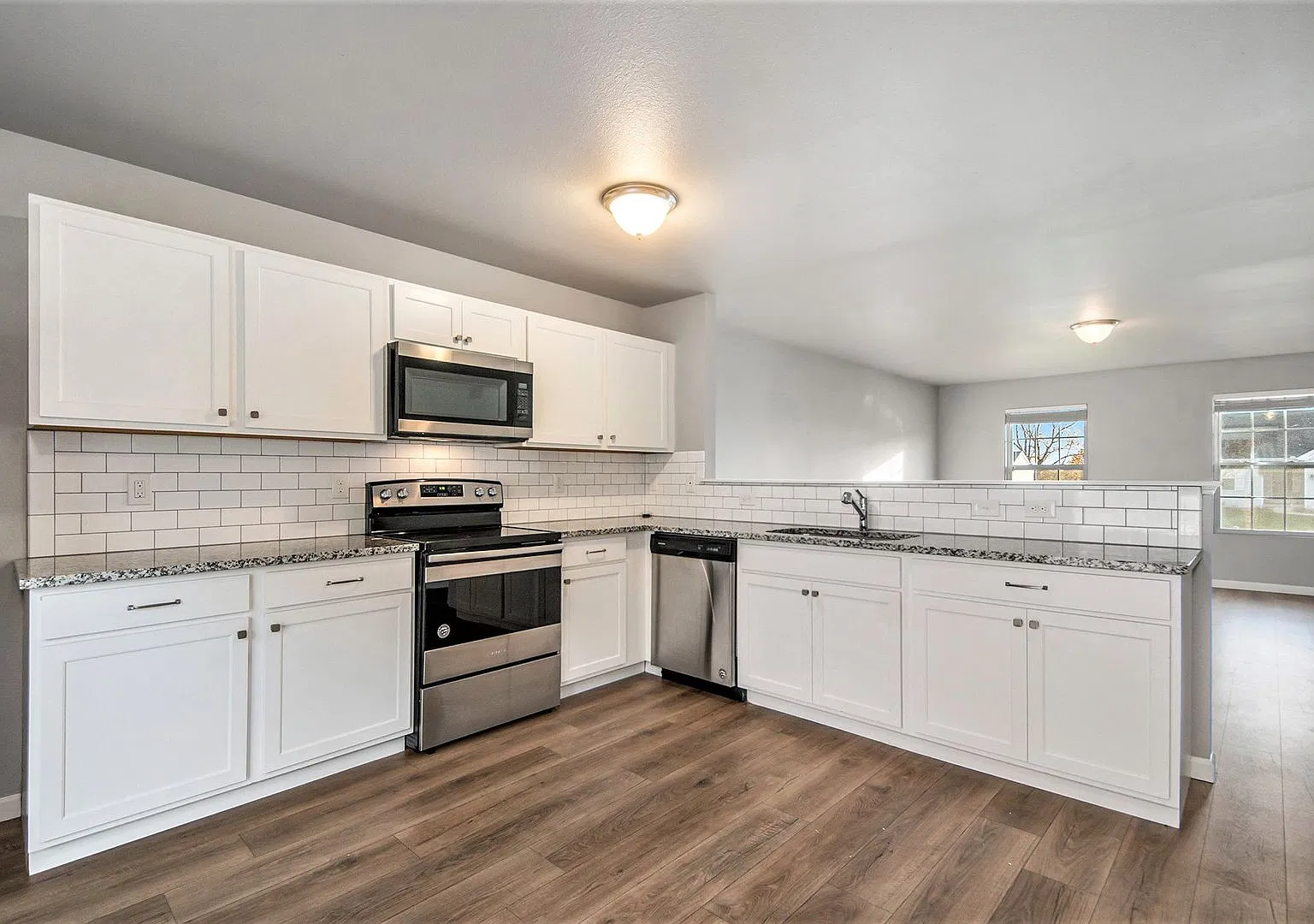 119 Iris Ct — Photo 4