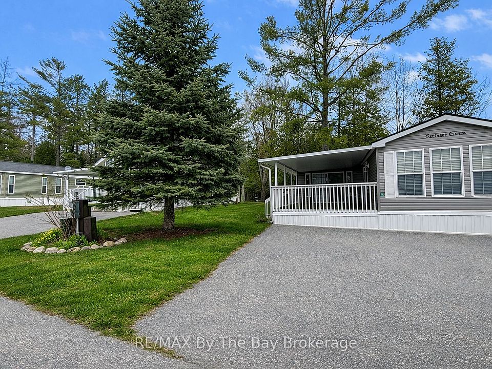 1st image of 83 Madawaska Trl