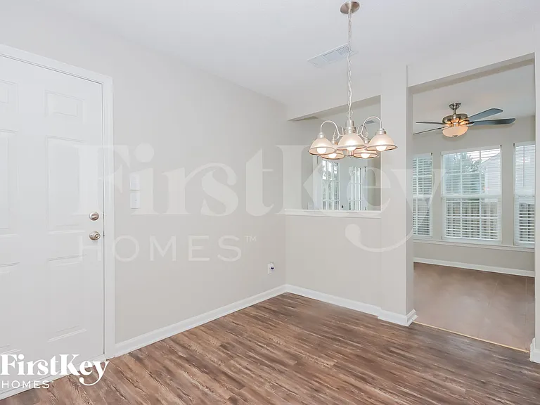 145 Golden Valley Dr — Photo 5