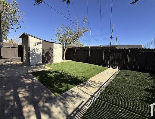 4th image of 320 W Avenue J13