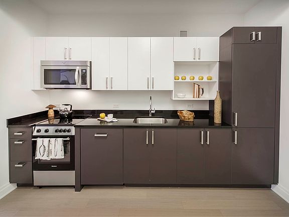 3rd image of 70 Pine St APT 2110