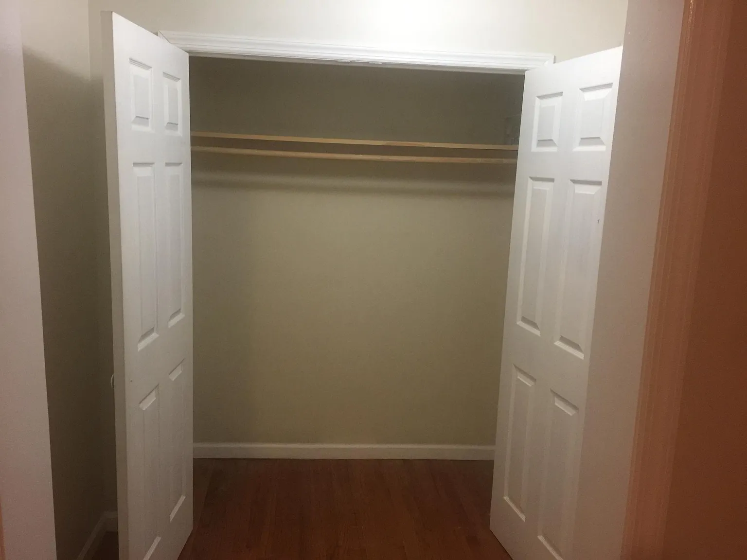 3 bed, $1,954 — Photo 2
