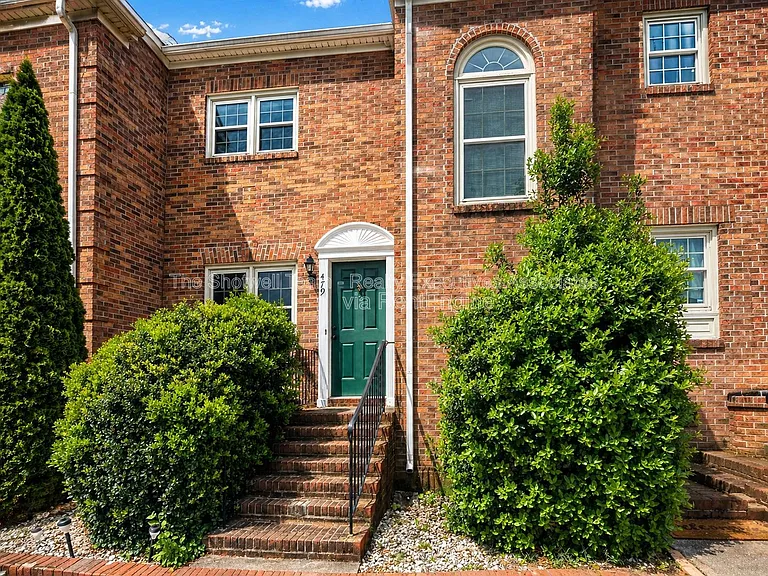 479 Bramblewood Ln — Photo 1