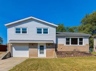 9118 S 89th Ave, Hickory Hills, IL