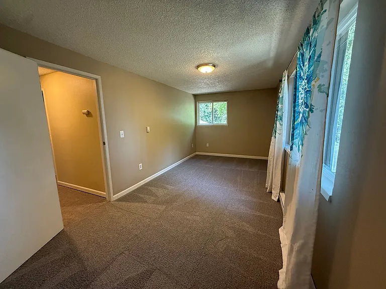 4460 Fir Dr NE — Photo 9