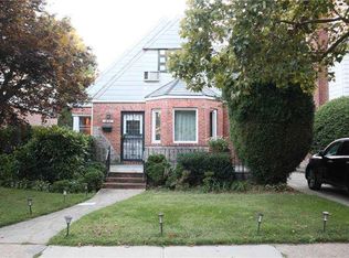78-38 220th Pl, Oakland Gardens, NY 11364