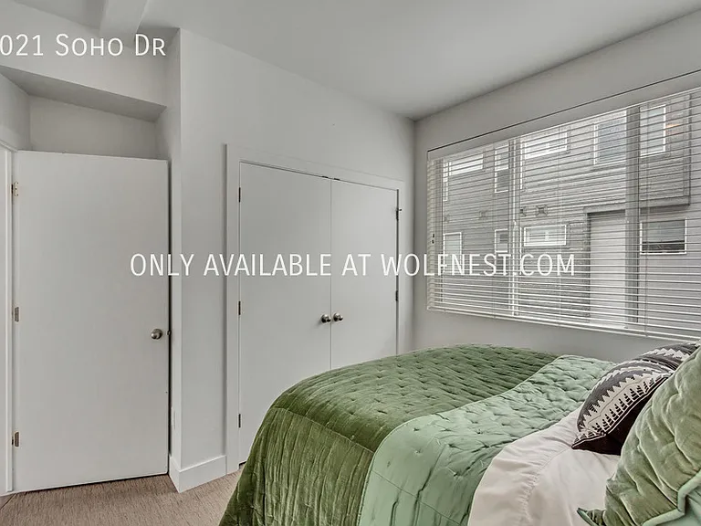 1021 Soho Dr — Photo 22