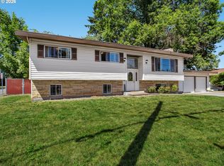 1801 E Laurel Dr, Newberg, OR 97132