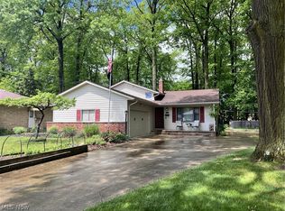 2100 Vinewood Dr, Parma, OH 44134