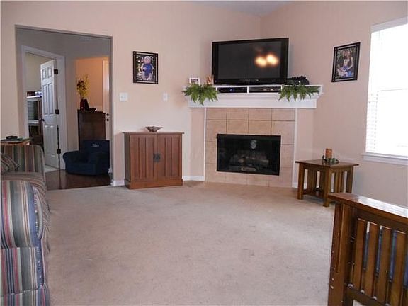 2nd image of 7195 Tivoli Ln