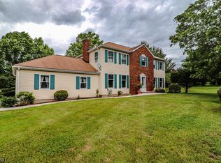 49 Clover Hill Rd, Flemington, NJ 08822