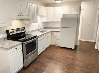 131 N Main St APT 19, Branford, CT 06405