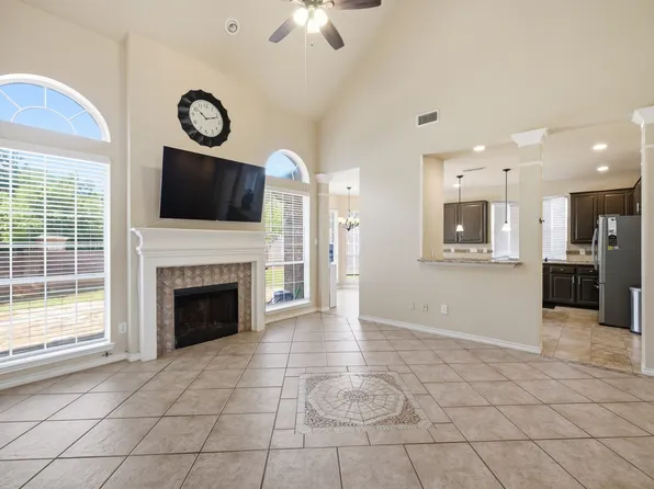 1911 New Haven Rd, Grapevine, TX 76051